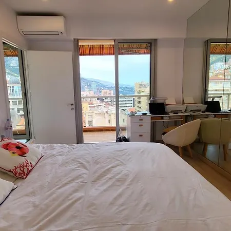 Apartment Penthouse Majestic, Mc, Bnbrickeys *